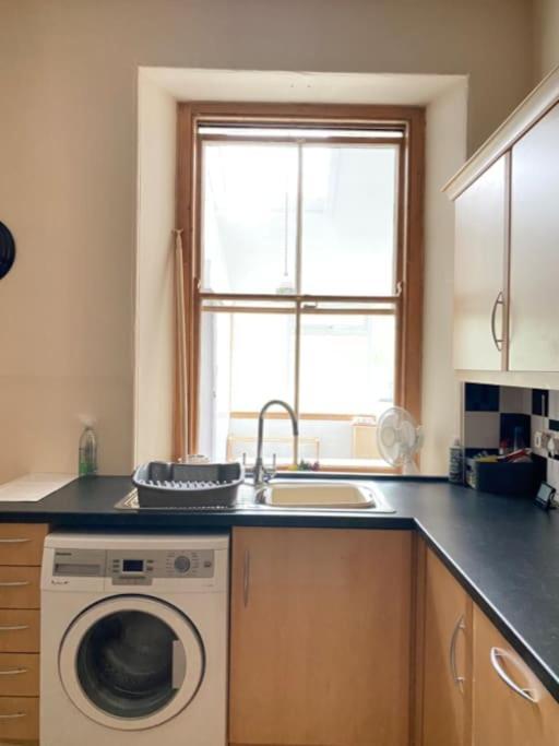 St John'S Flat Spacious Accomodation Dalry  エクステリア 写真