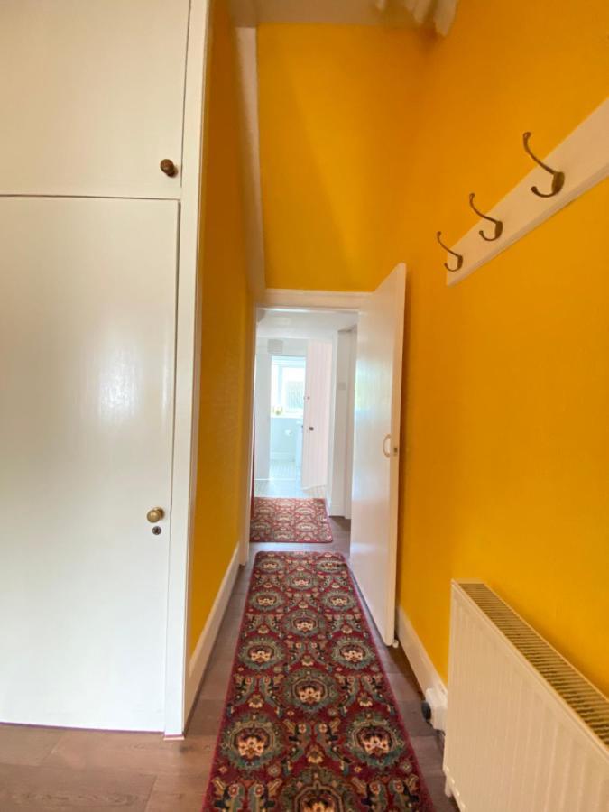 St John'S Flat Spacious Accomodation Dalry  エクステリア 写真